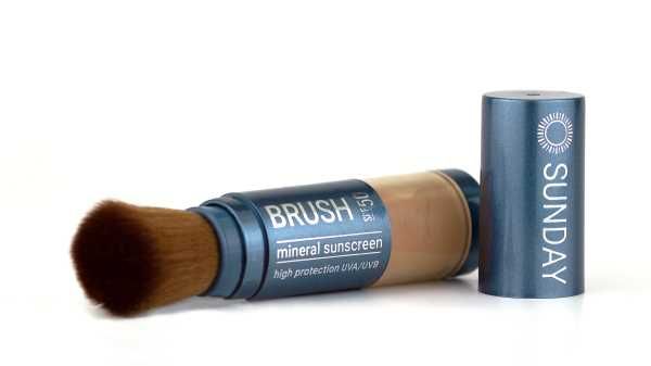 brush-61901883 Zonnebescherming in handige poeder